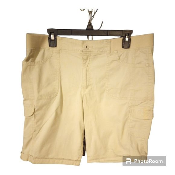 Gloria Vanderbilt Pants - Gloria Vanderbilt khaki cargo shorts